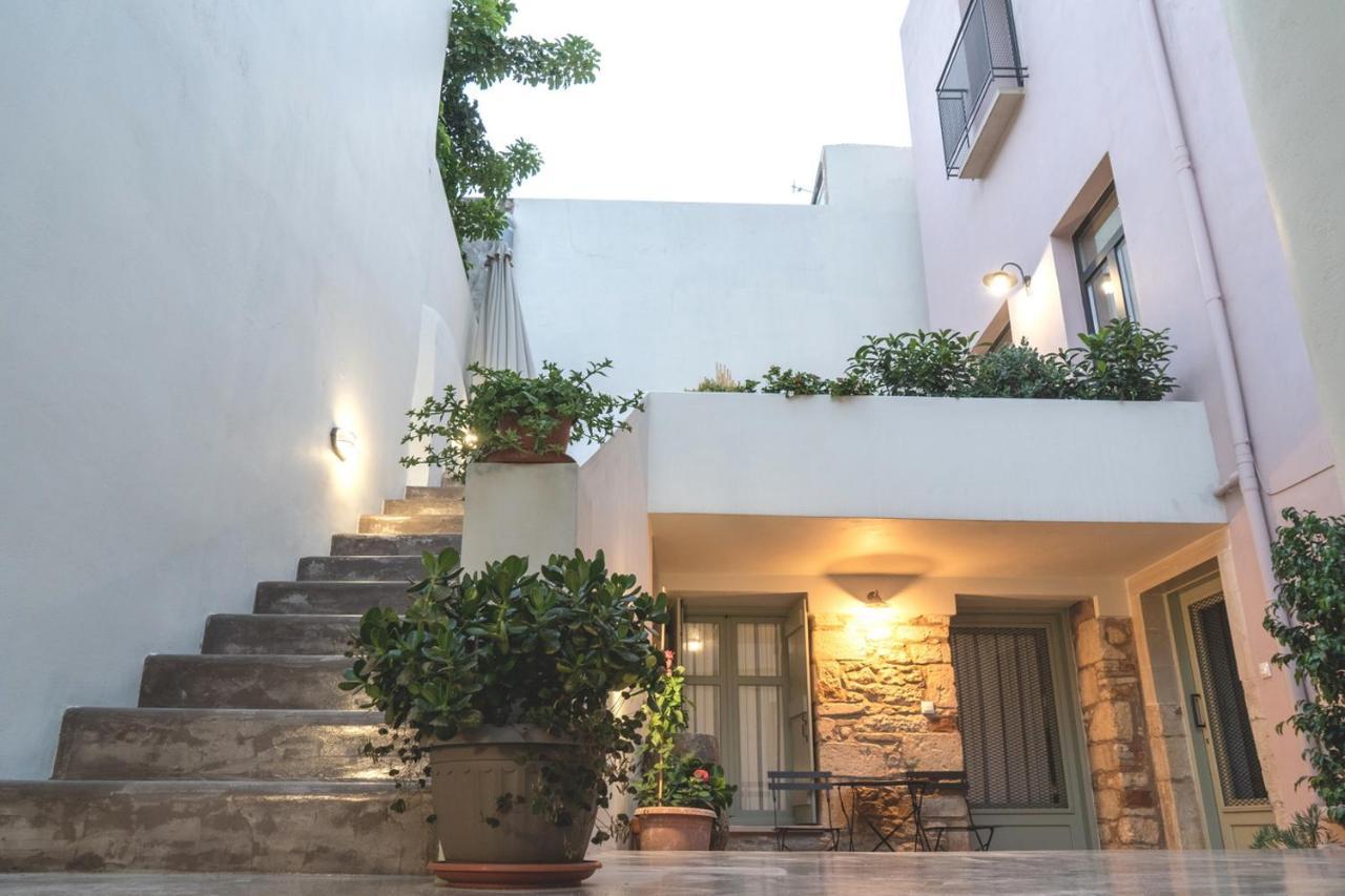 Quattro Domus Apartment Heraklion  Bagian luar foto