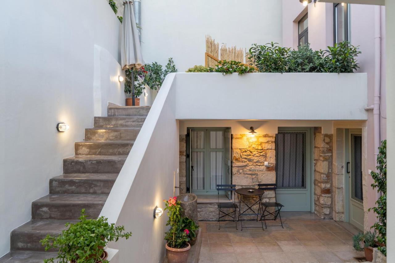 Quattro Domus Apartment Heraklion  Bagian luar foto