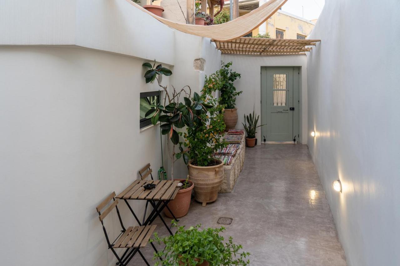 Quattro Domus Apartment Heraklion  Bagian luar foto